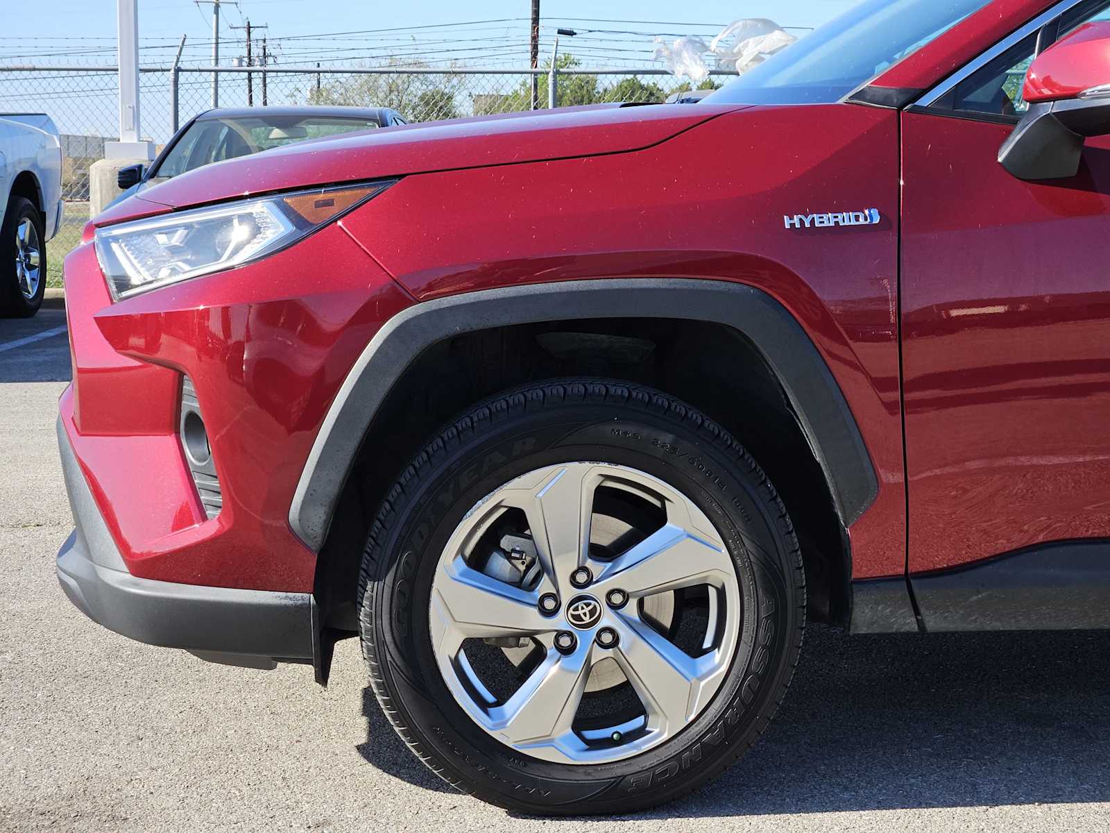 Thumbnail: 2021 Toyota RAV4 - 8