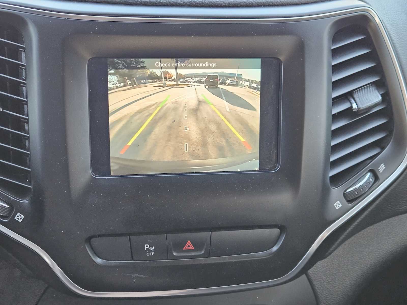 Thumbnail: 2020 Jeep Cherokee - 16