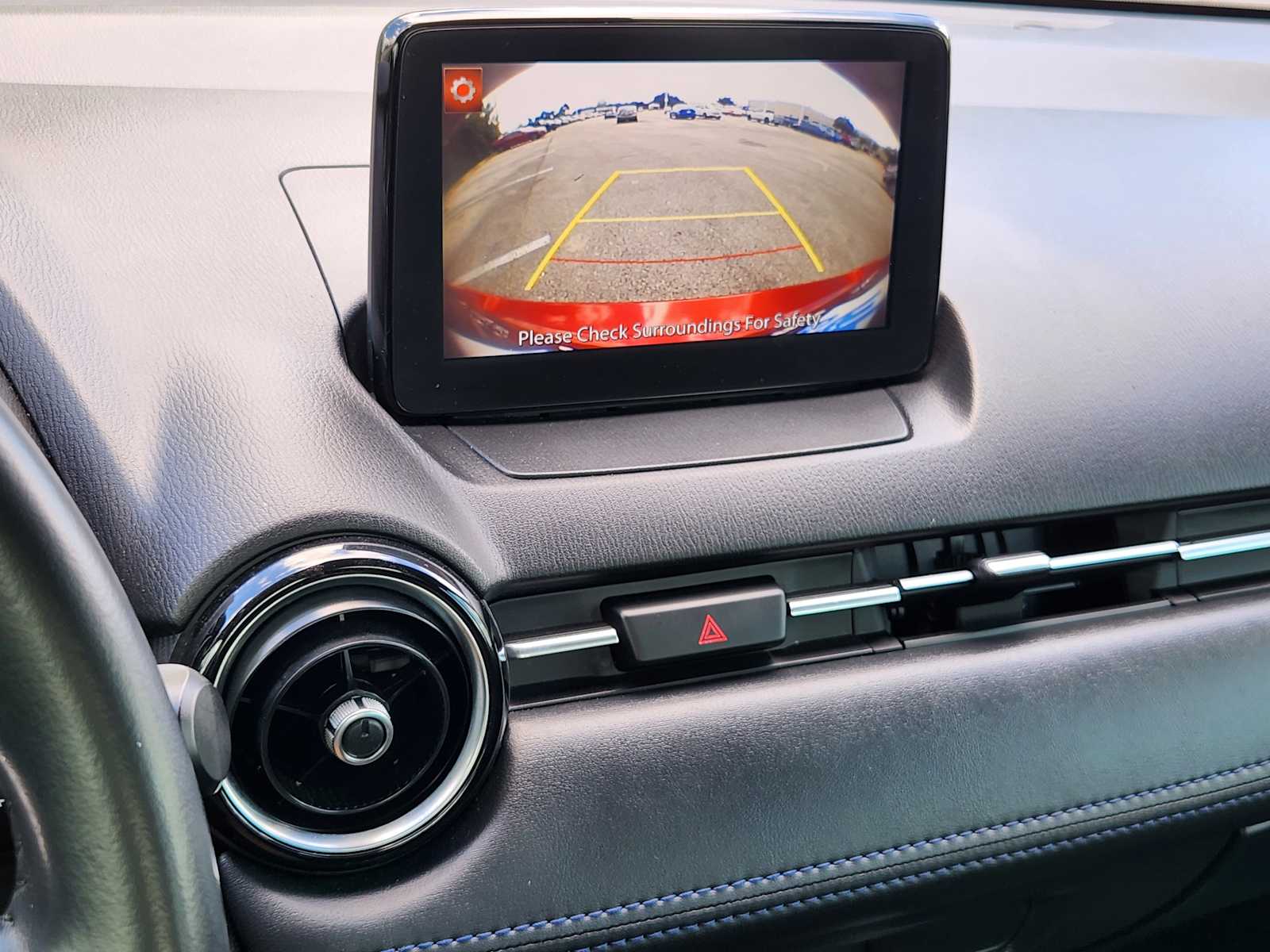 Thumbnail: 2019 Toyota Yaris - 18