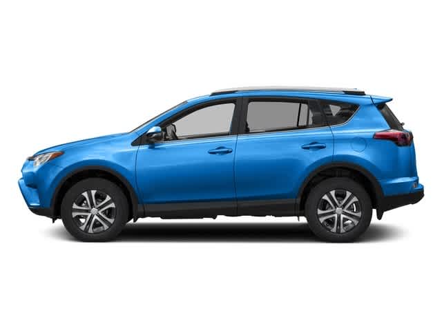 2017 Toyota RAV4 LE photo 3