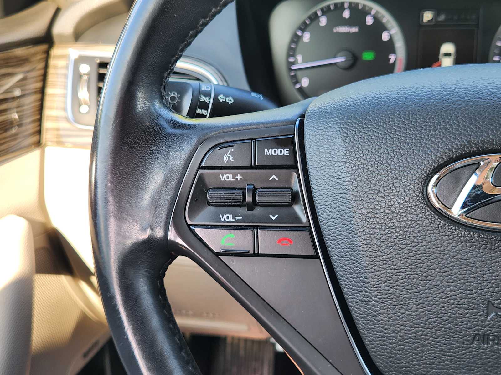 Thumbnail: 2015 Hyundai Sonata - 28