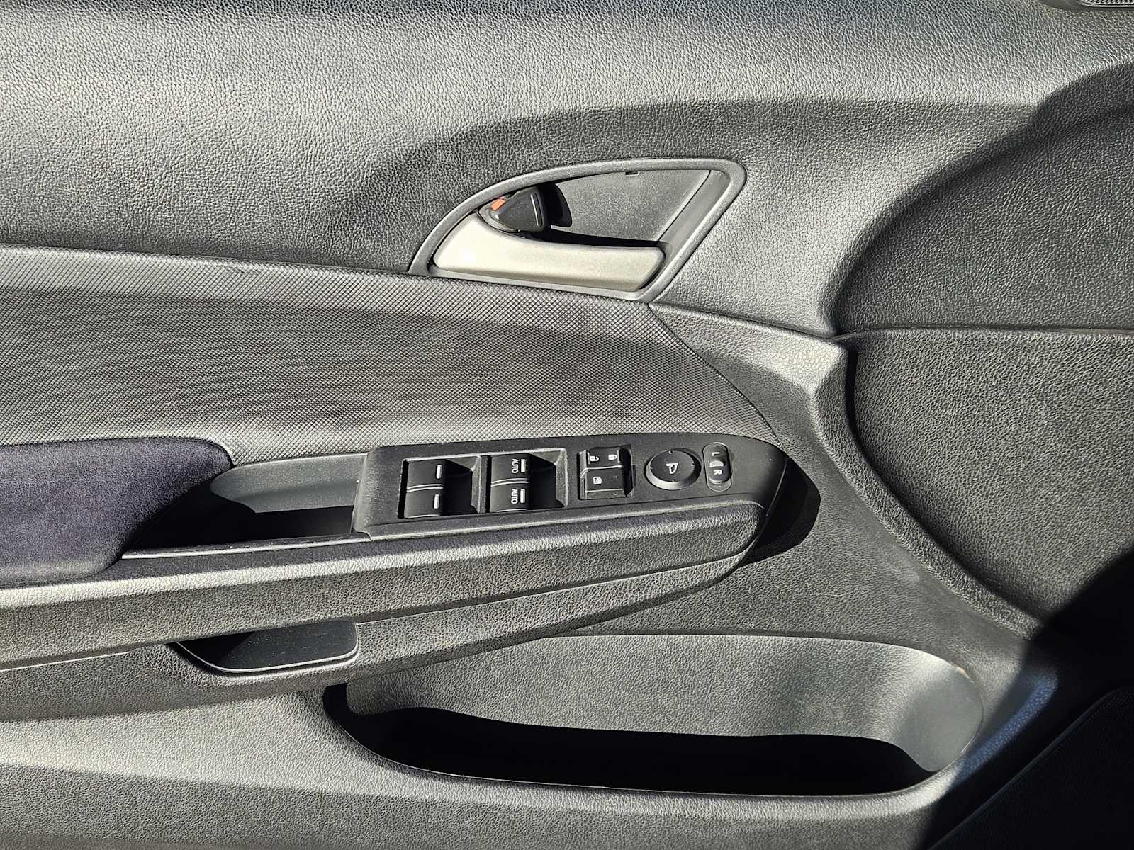 Thumbnail: 2012 Honda Accord - 22