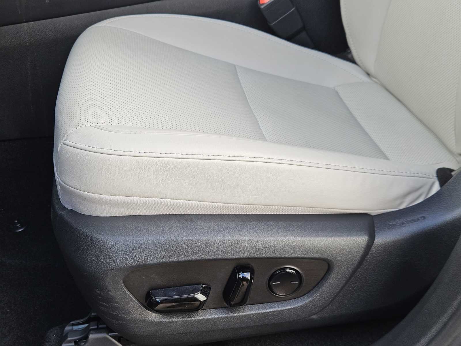 Thumbnail: 2023 Lexus RX - 23