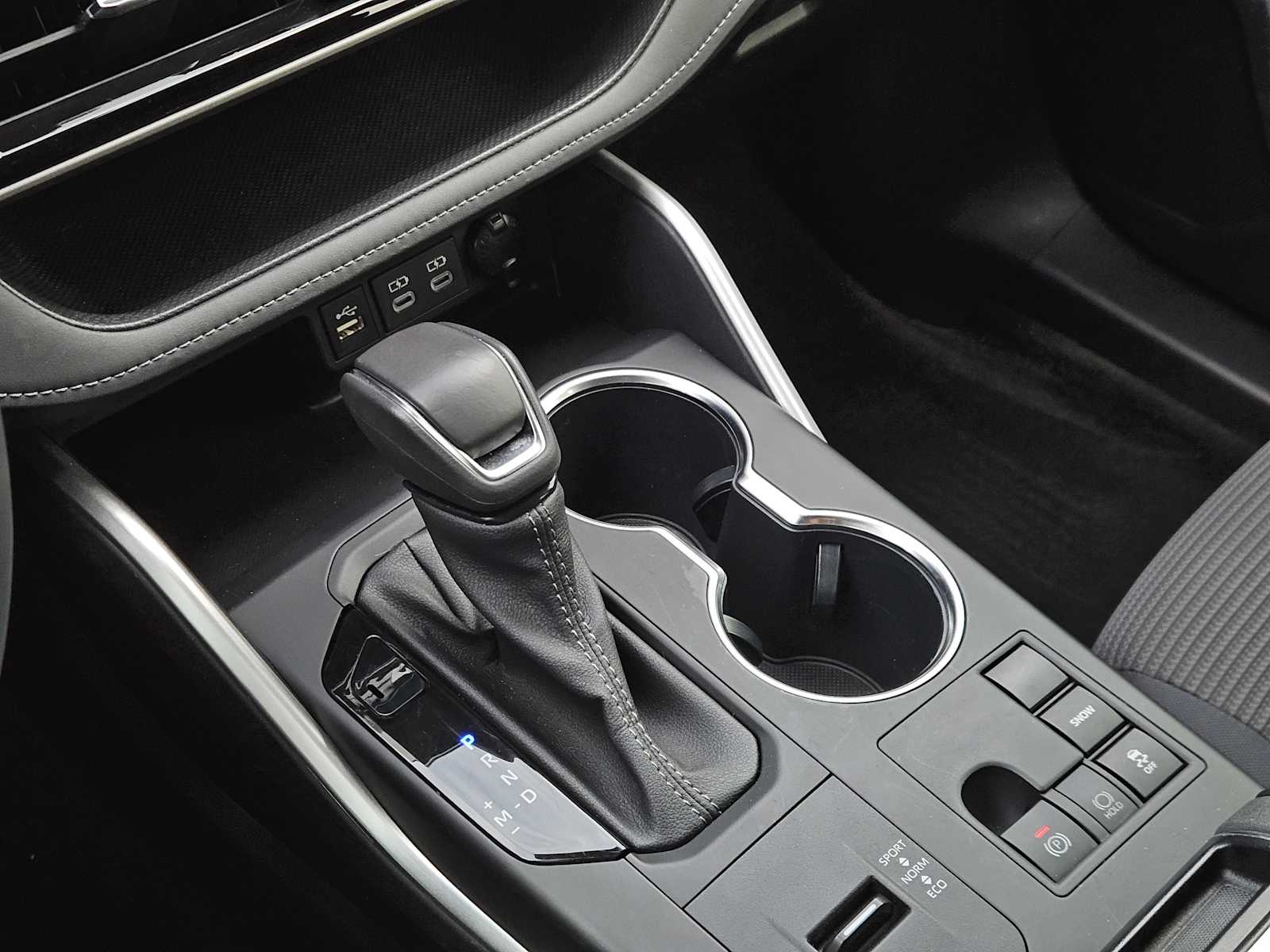 Thumbnail: 2023 Toyota Highlander - 20