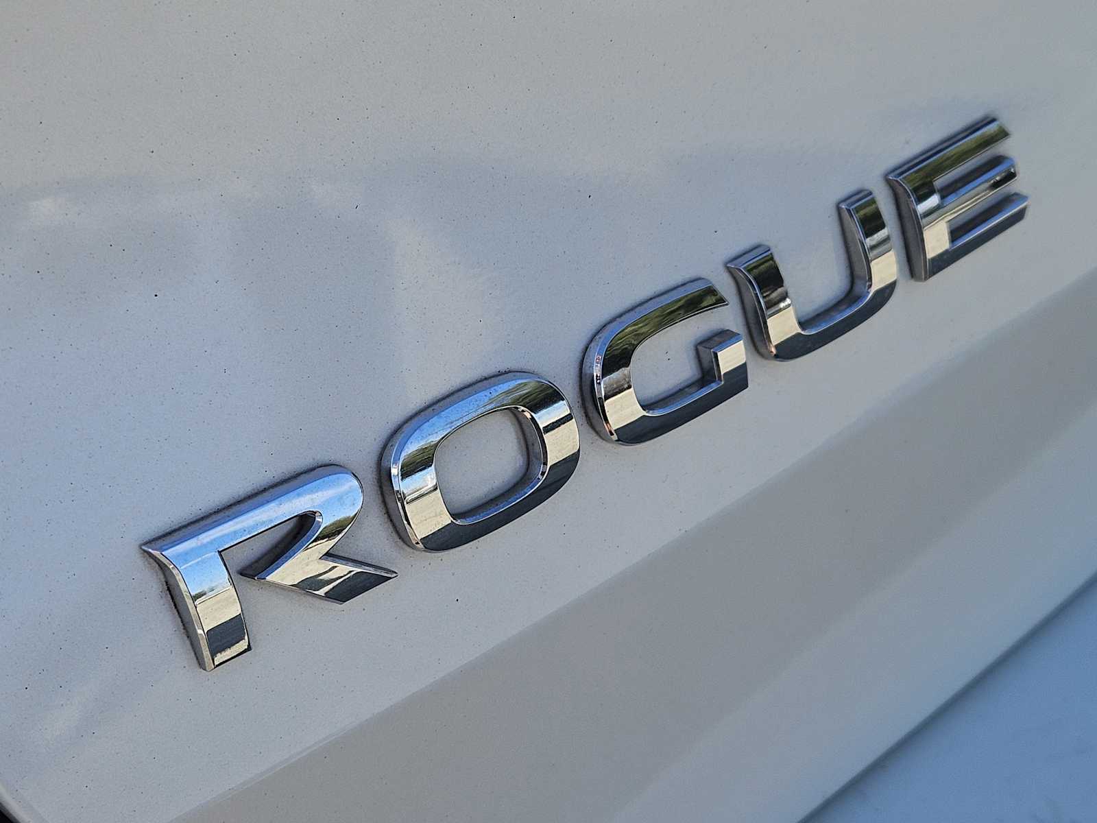 Thumbnail: 2016 Nissan Rogue - 12