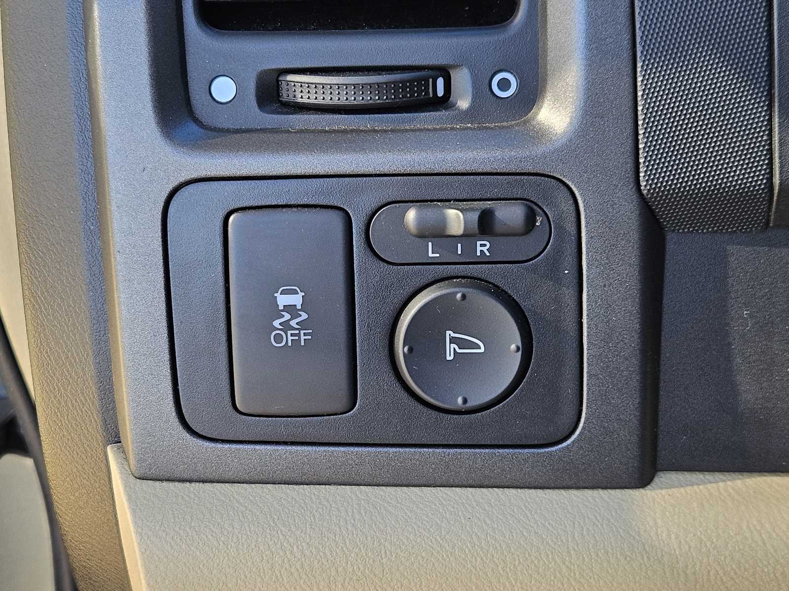 Thumbnail: 2011 Honda CR-V - 21