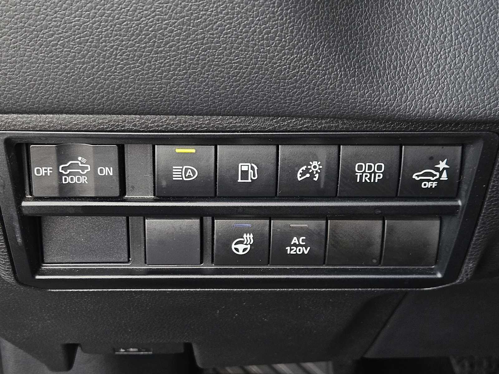 Thumbnail: 2022 Toyota Tundra - 22