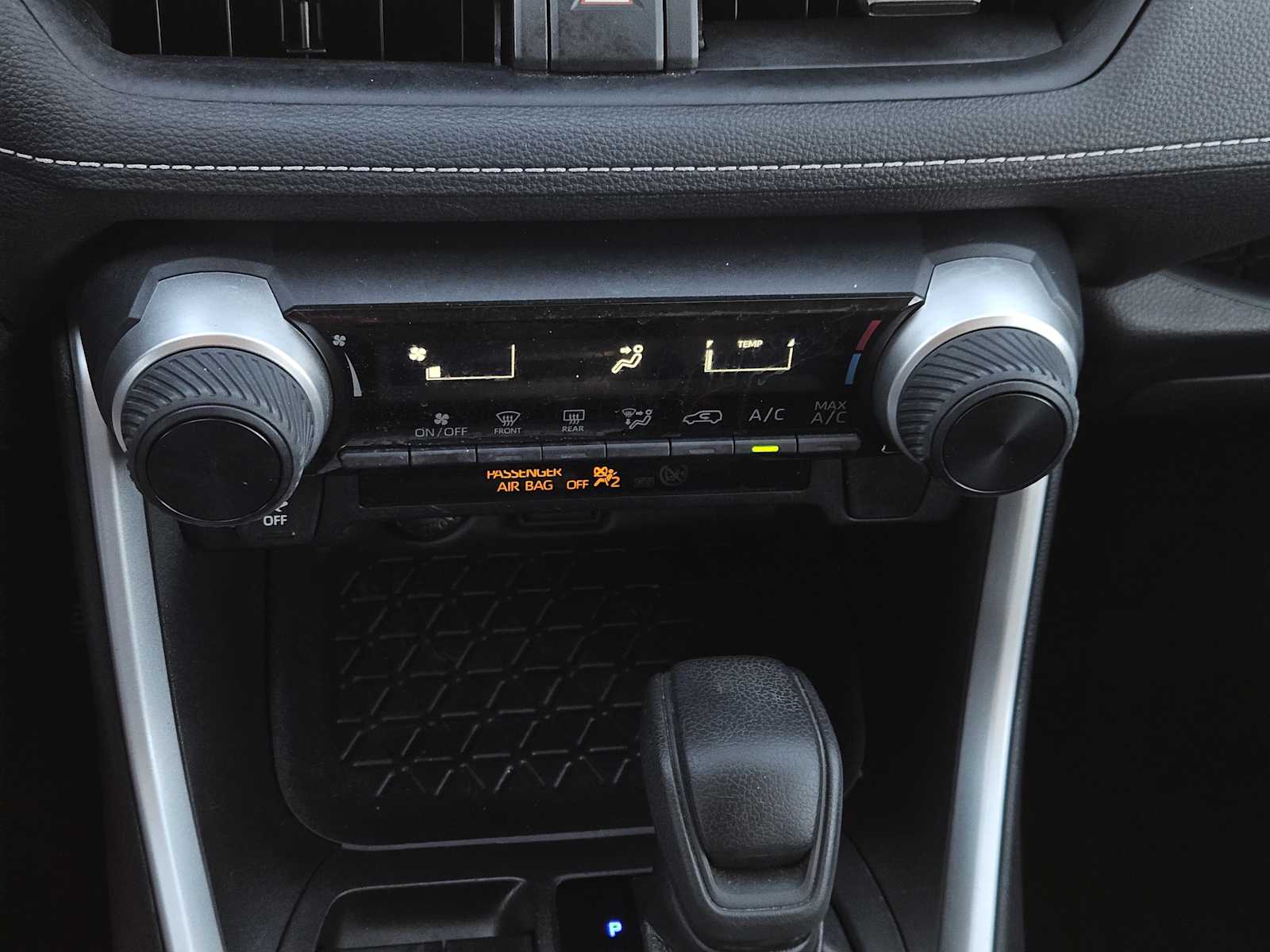 Thumbnail: 2020 Toyota RAV4 - 19