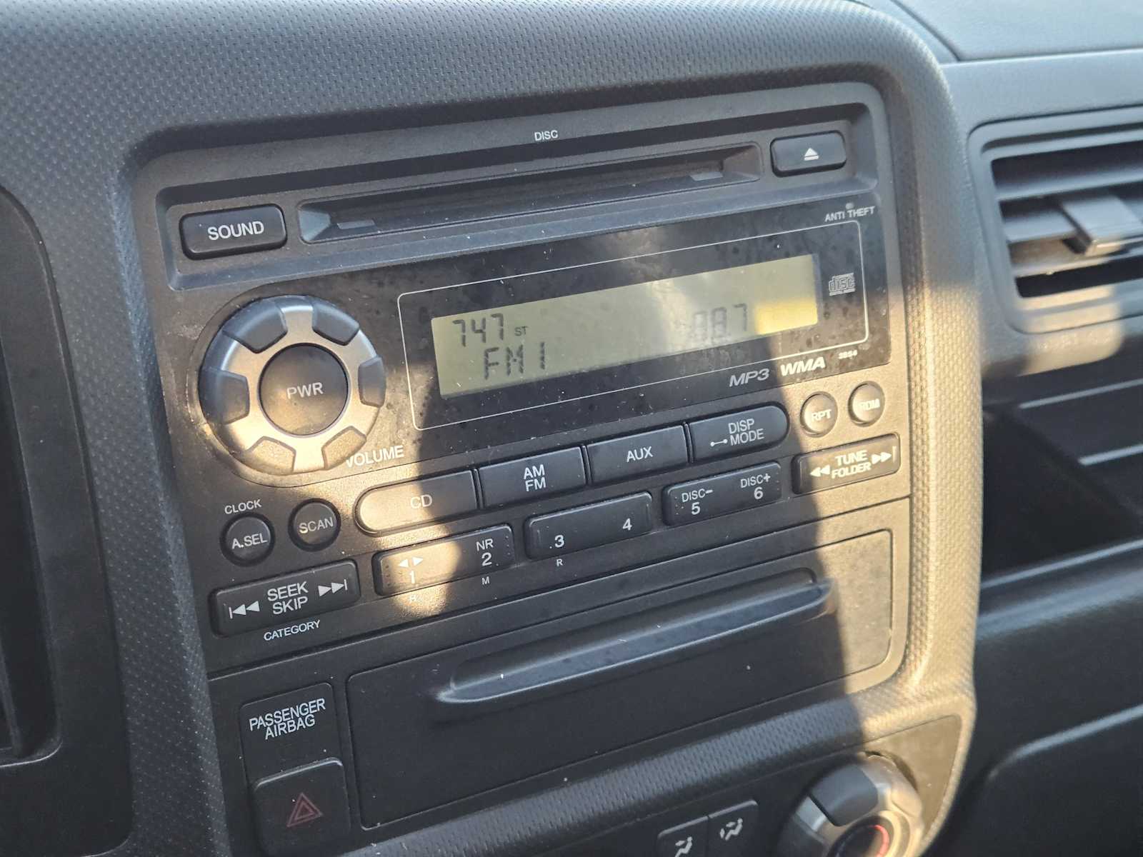 Thumbnail: 2013 Honda Ridgeline - 17