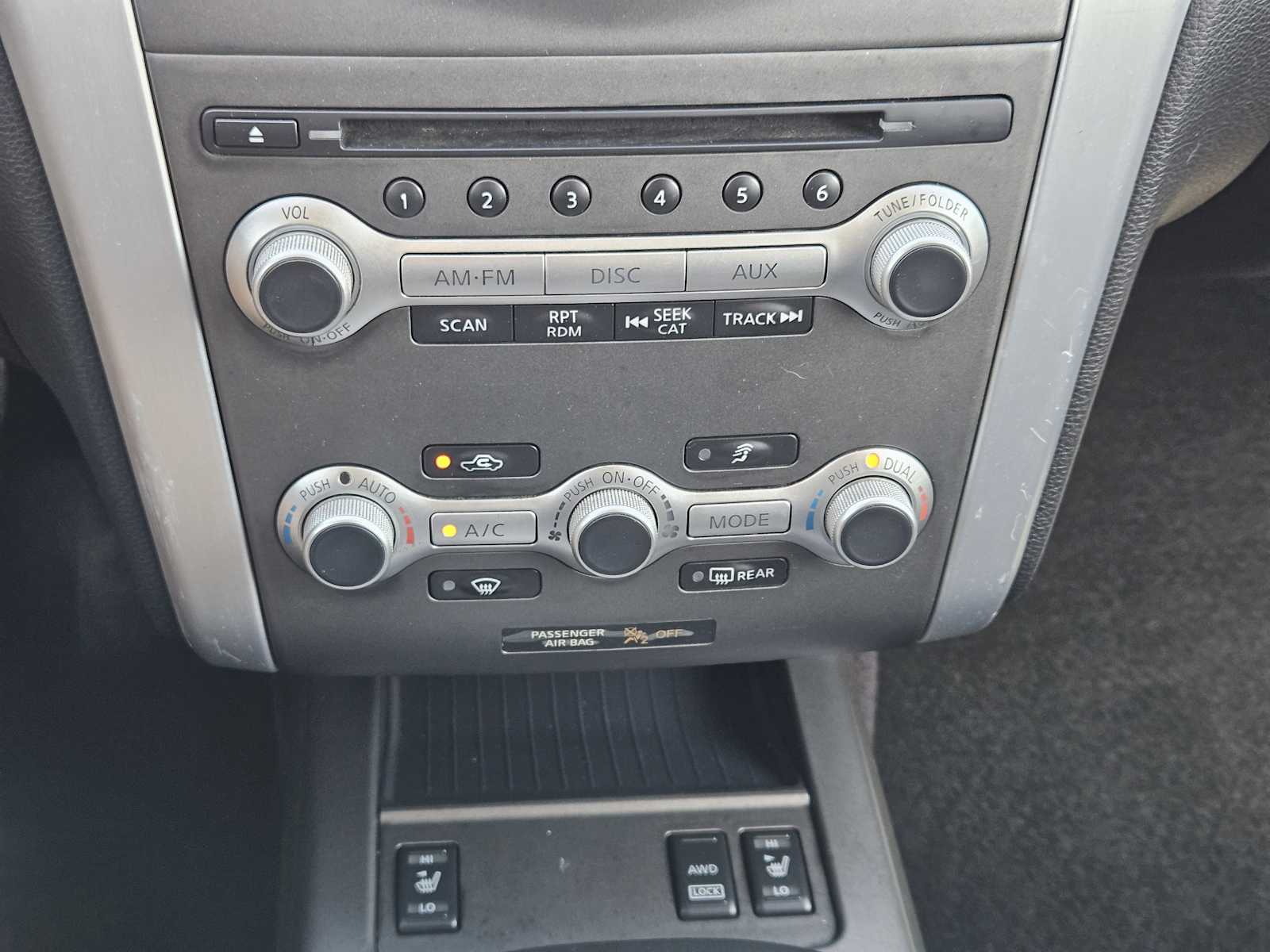 Thumbnail: 2011 Nissan Murano - 18