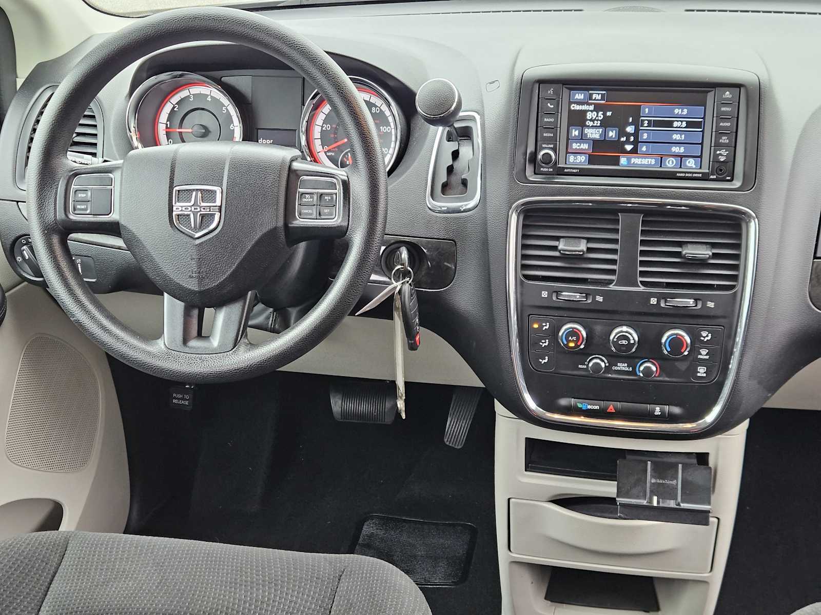 Thumbnail: 2019 Dodge Grand Caravan - 25