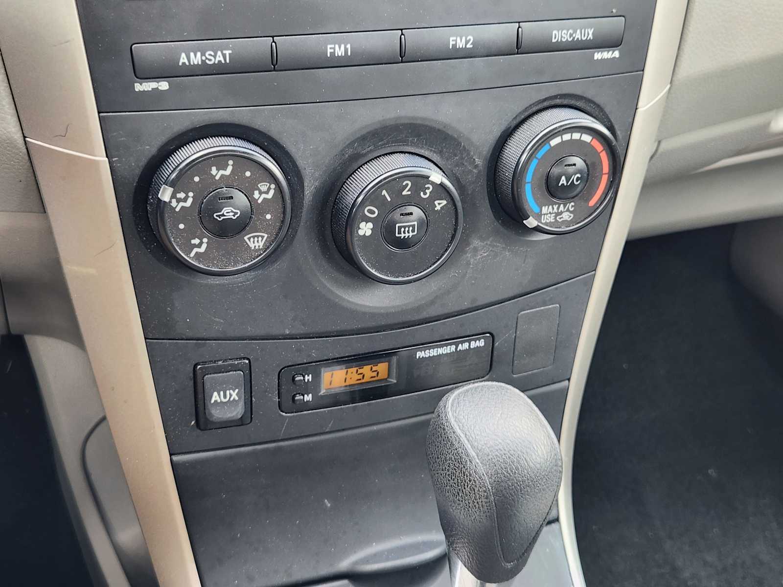 Thumbnail: 2010 Toyota Corolla - 18