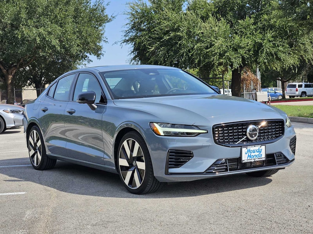 Used 2023 Volvo S60 Recharge Plug-In Hybrid Plus Dark Theme Sedan