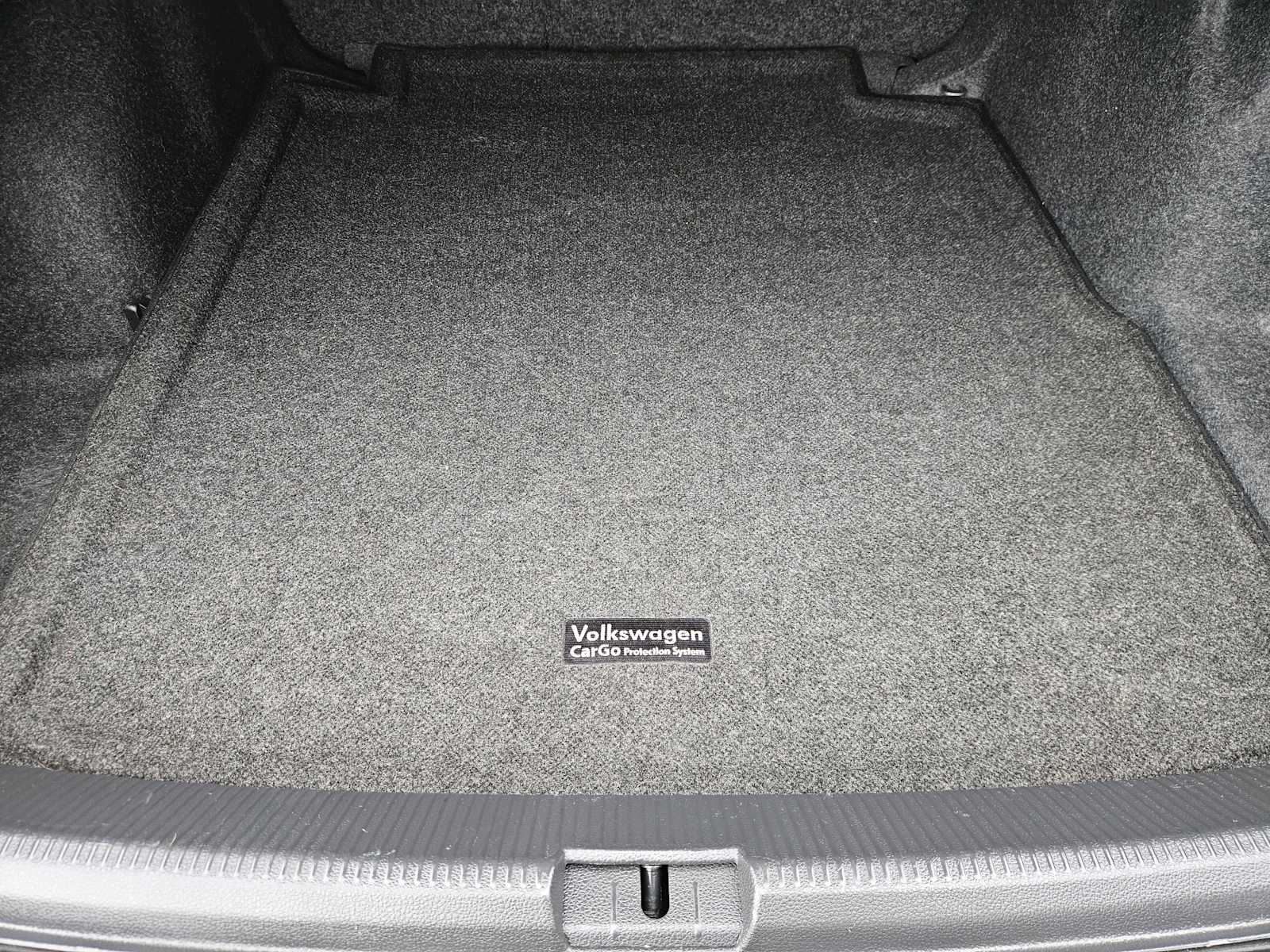 Thumbnail: 2013 Volkswagen Passat - 28