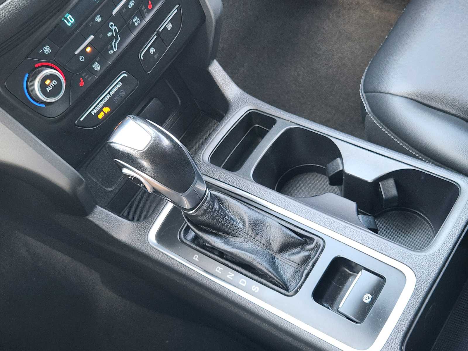 Thumbnail: 2019 Ford Escape - 18