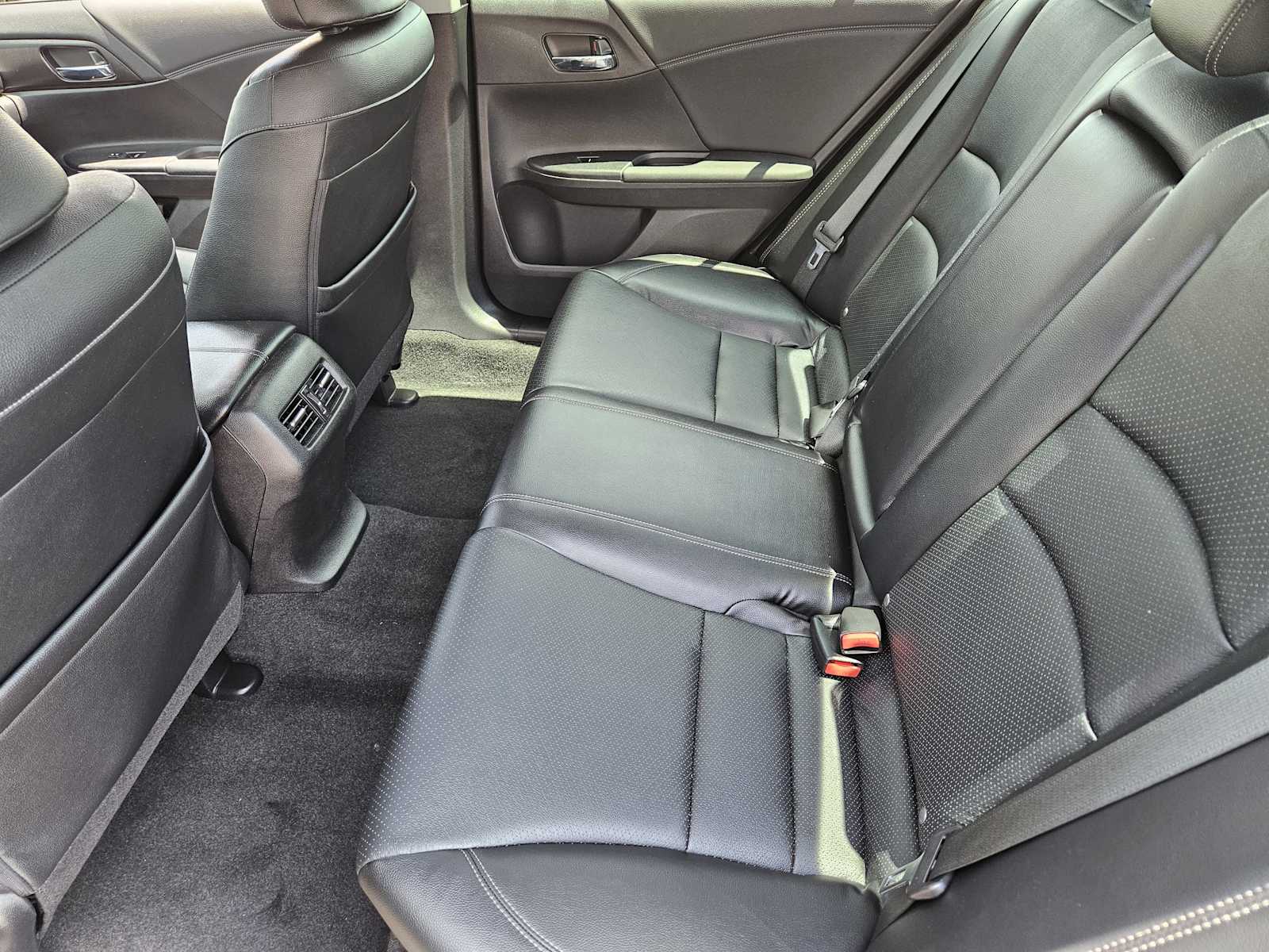 Thumbnail: 2015 Honda Accord - 31