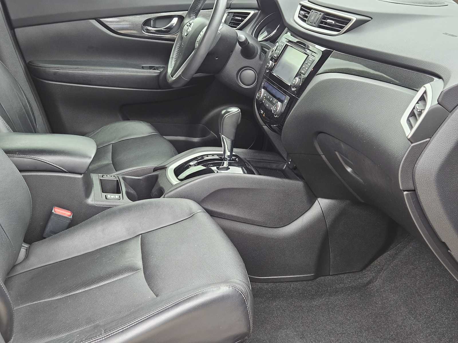 2014 Nissan Rogue SL 14