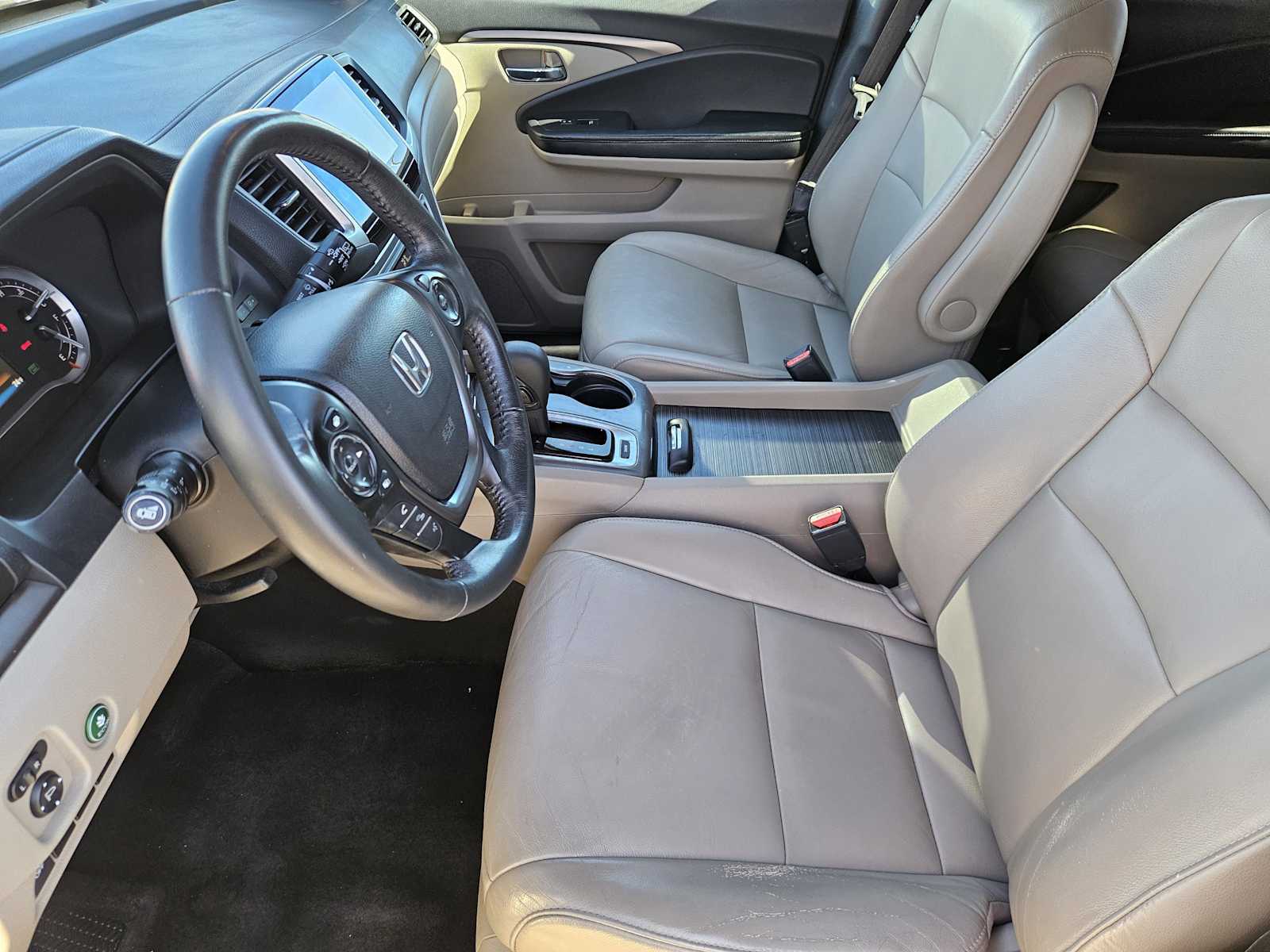 Thumbnail: 2016 Honda Pilot - 12