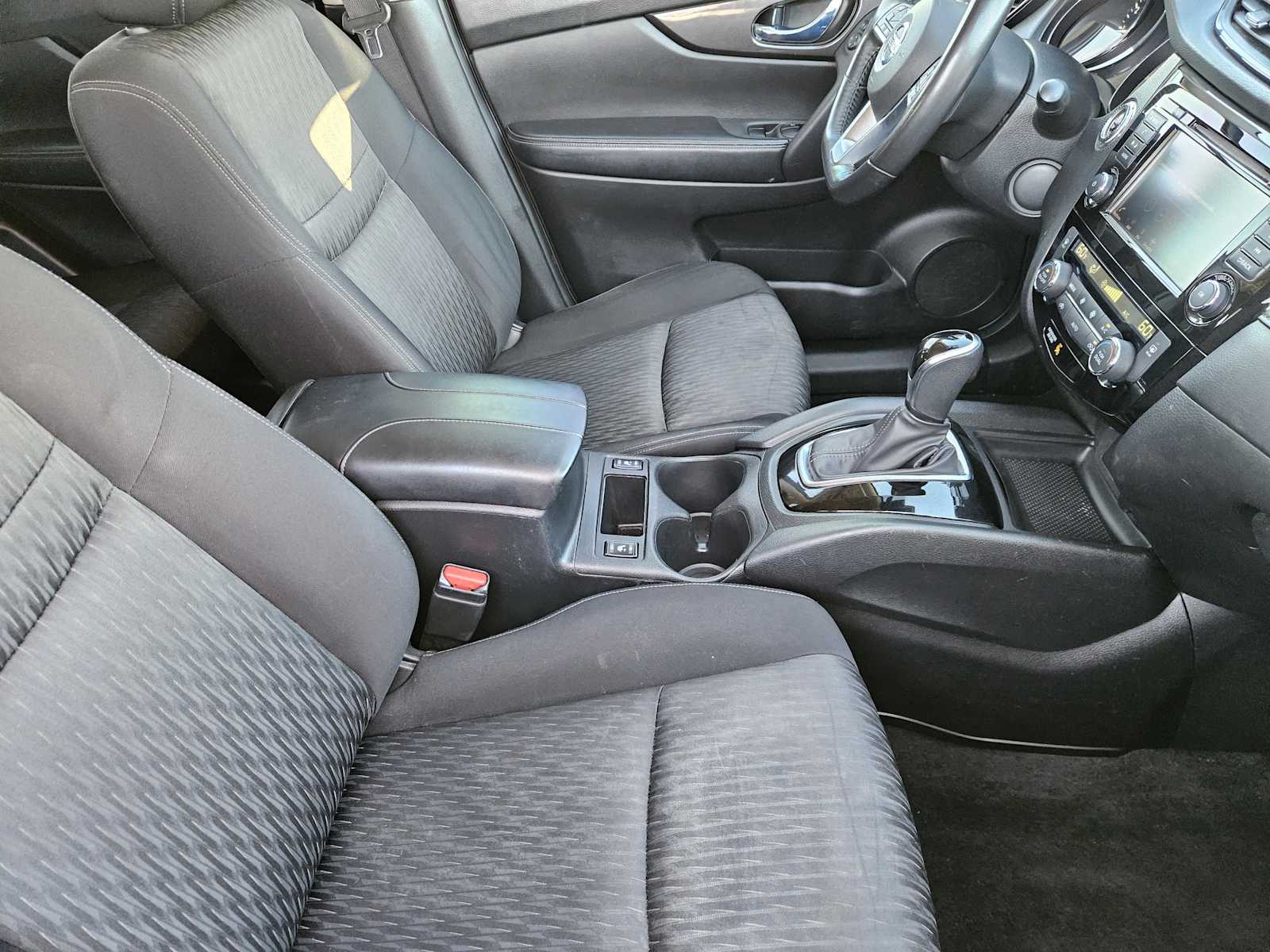 Thumbnail: 2019 Nissan Rogue - 14