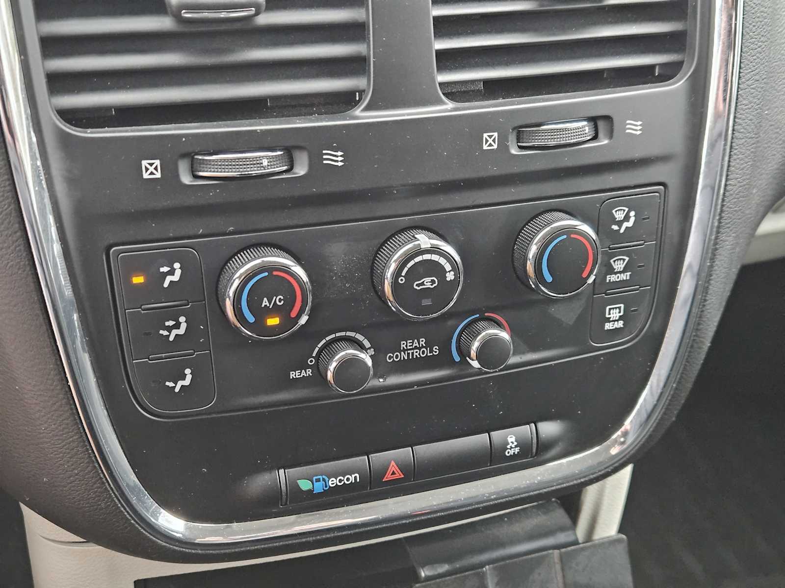 Thumbnail: 2019 Dodge Grand Caravan - 19