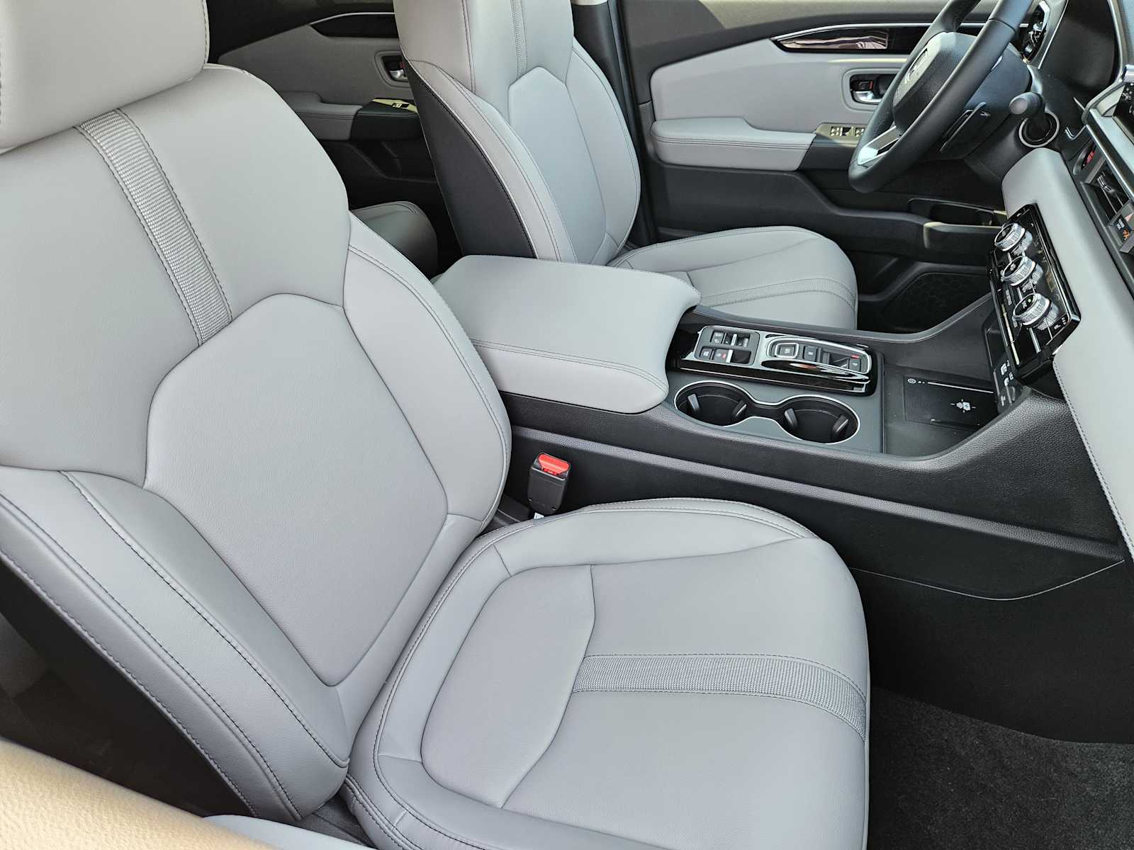 Thumbnail: 2025 Honda Pilot - 26