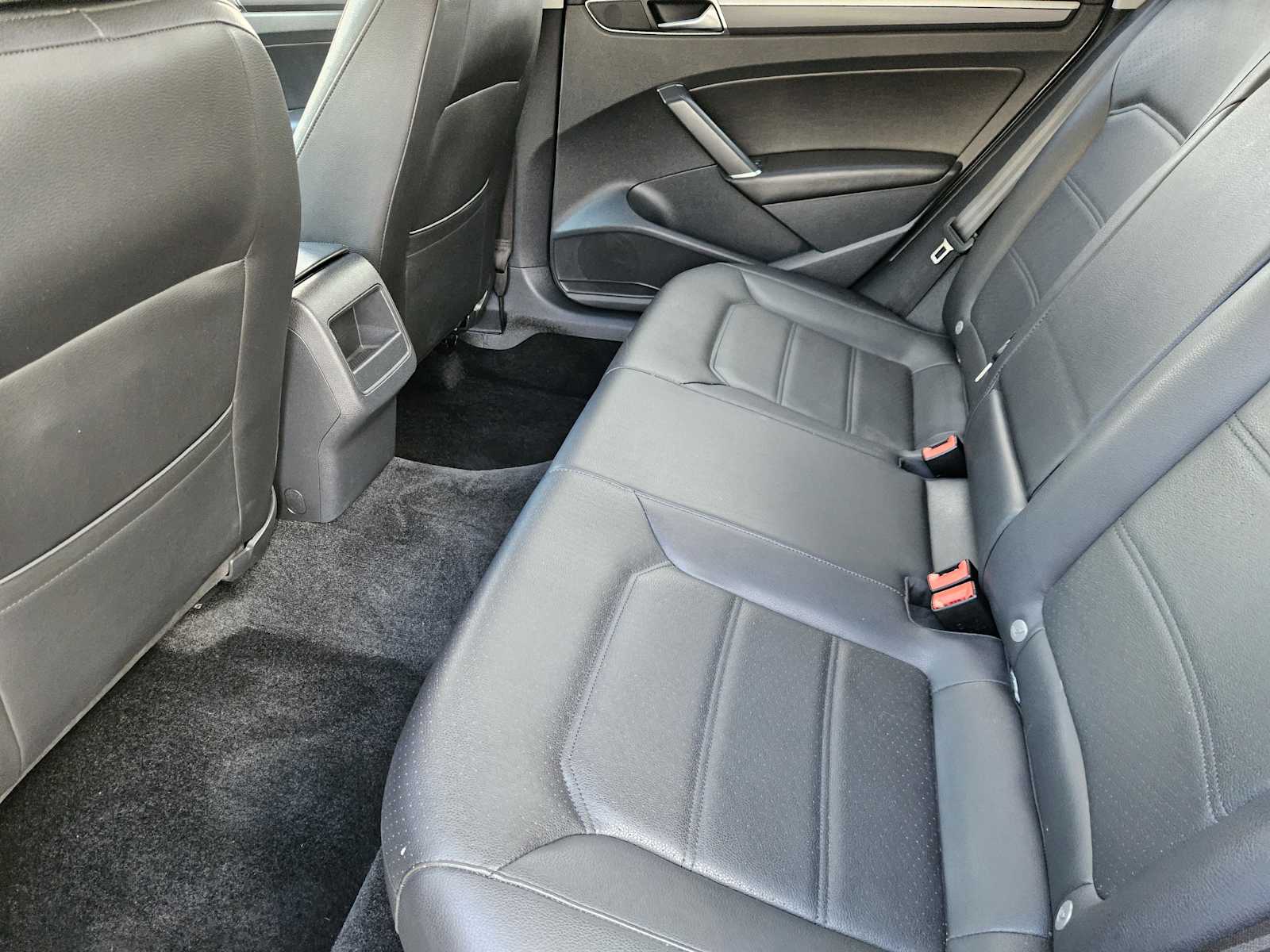 Thumbnail: 2018 Volkswagen Passat - 27