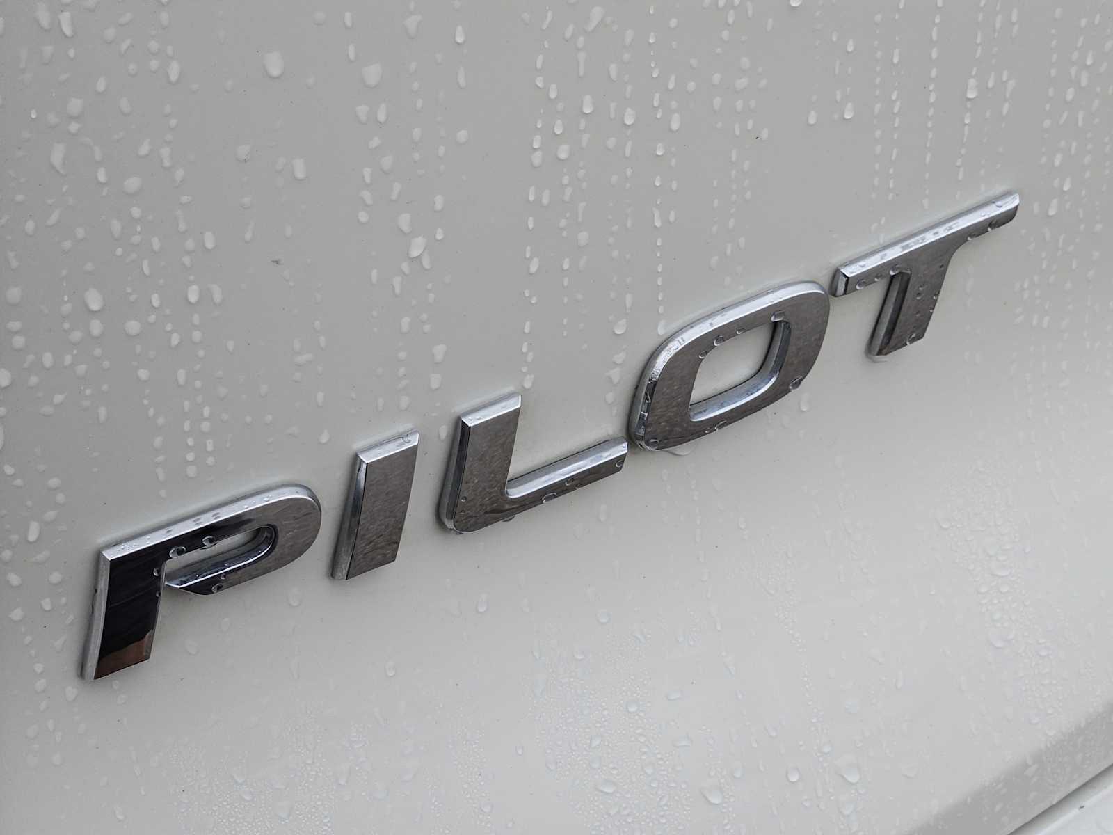 Thumbnail: 2018 Honda Pilot - 11