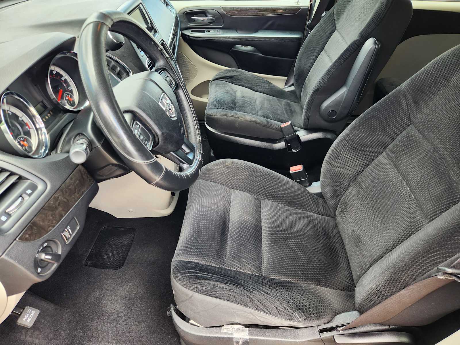 Thumbnail: 2019 Dodge Grand Caravan - 12
