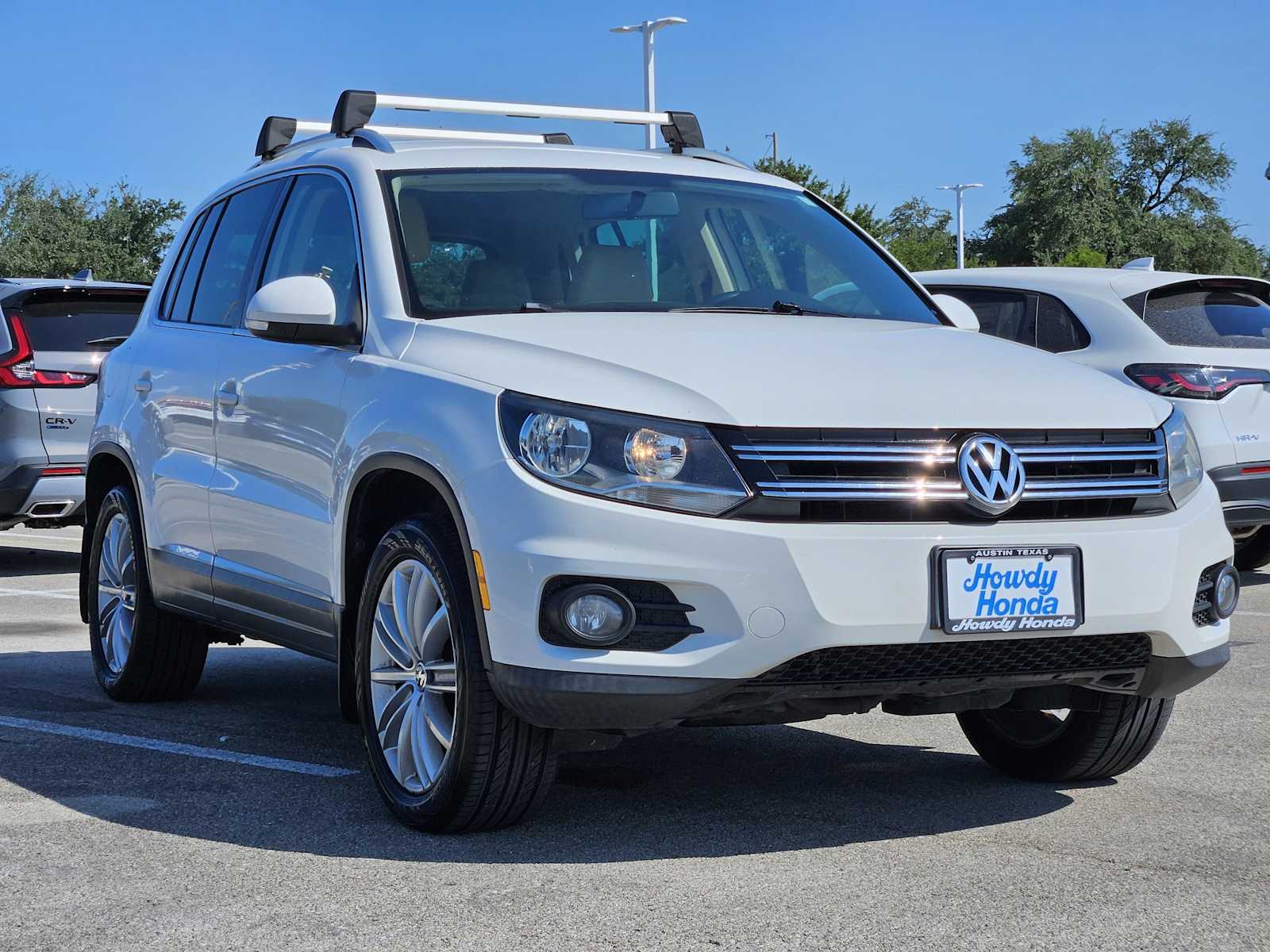 Thumbnail: 2014 Volkswagen Tiguan - 3