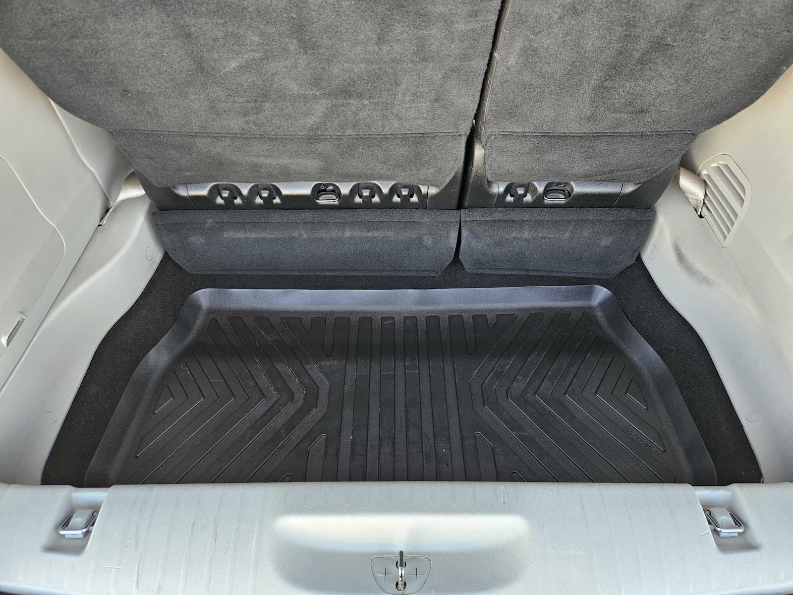 Thumbnail: 2018 Chrysler Pacifica - 32