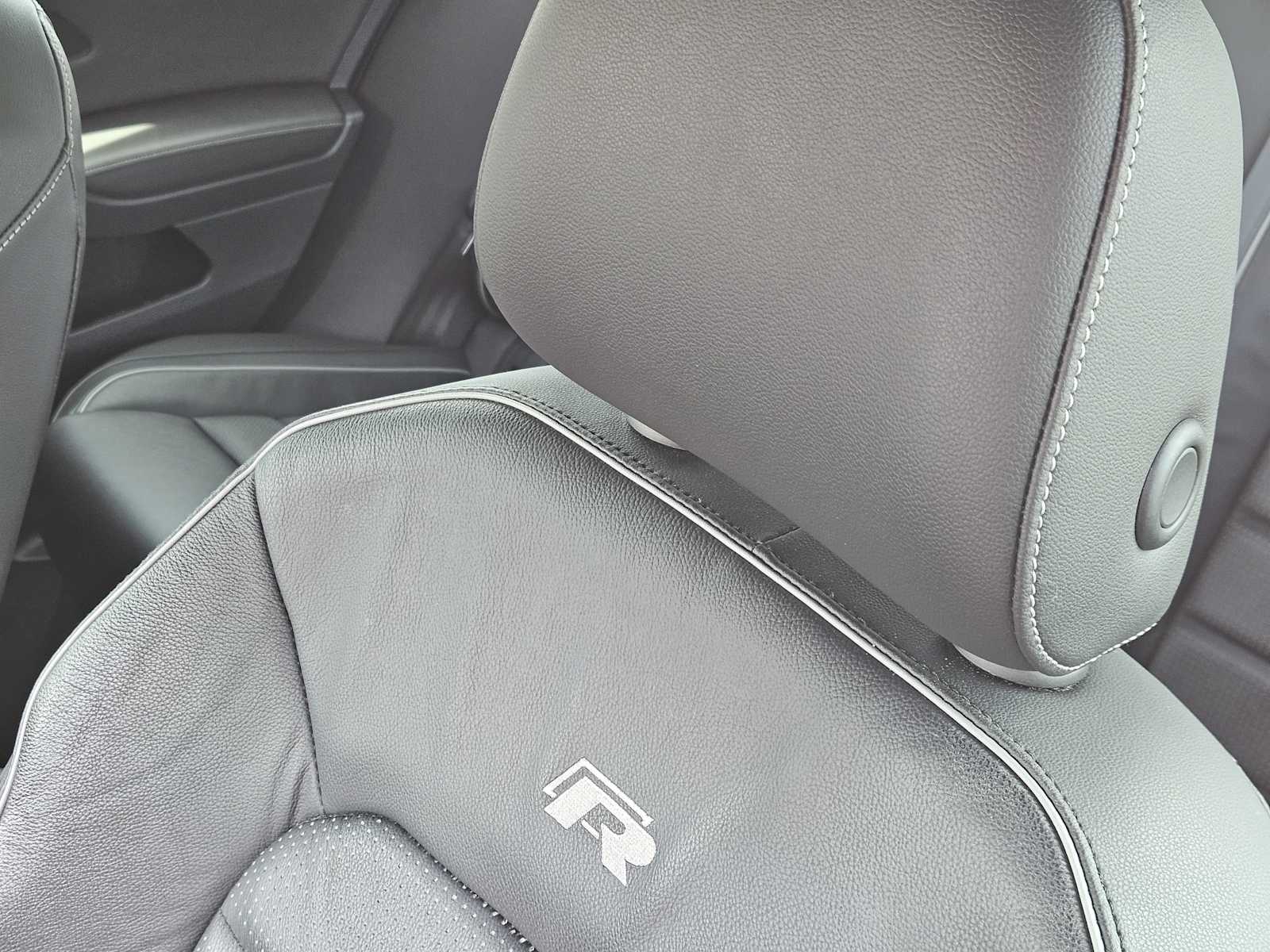 Thumbnail: 2019 Volkswagen Golf - 15