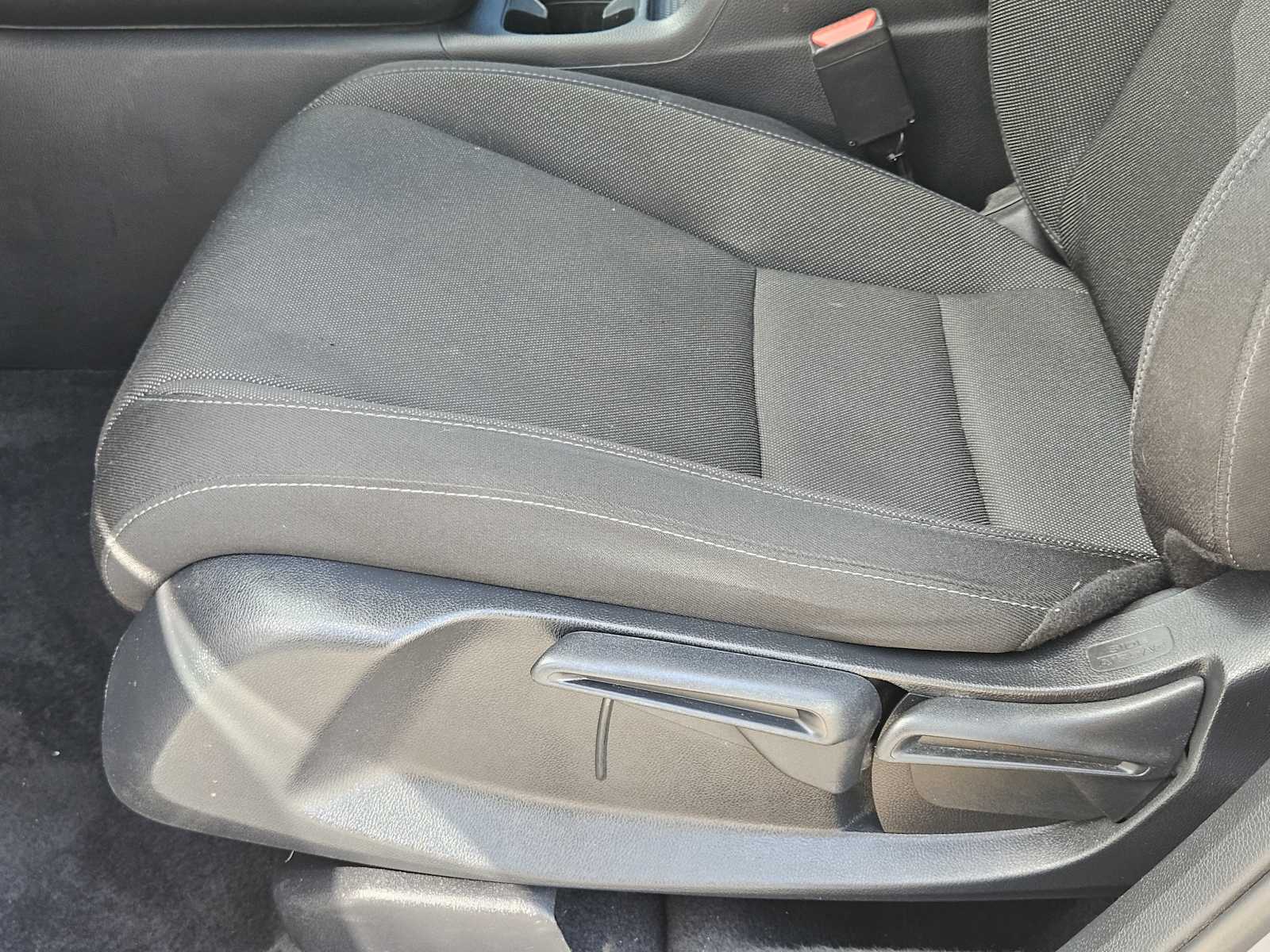 2025 Honda CR-V LX - Photo 23