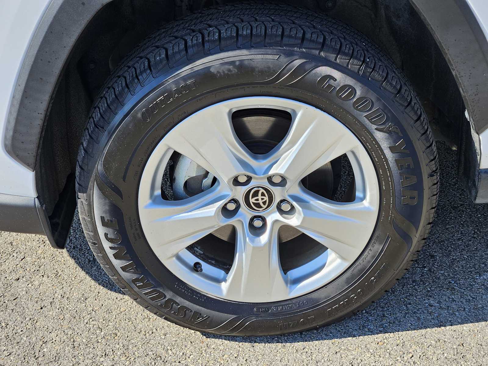 Thumbnail: 2021 Toyota RAV4 - 9