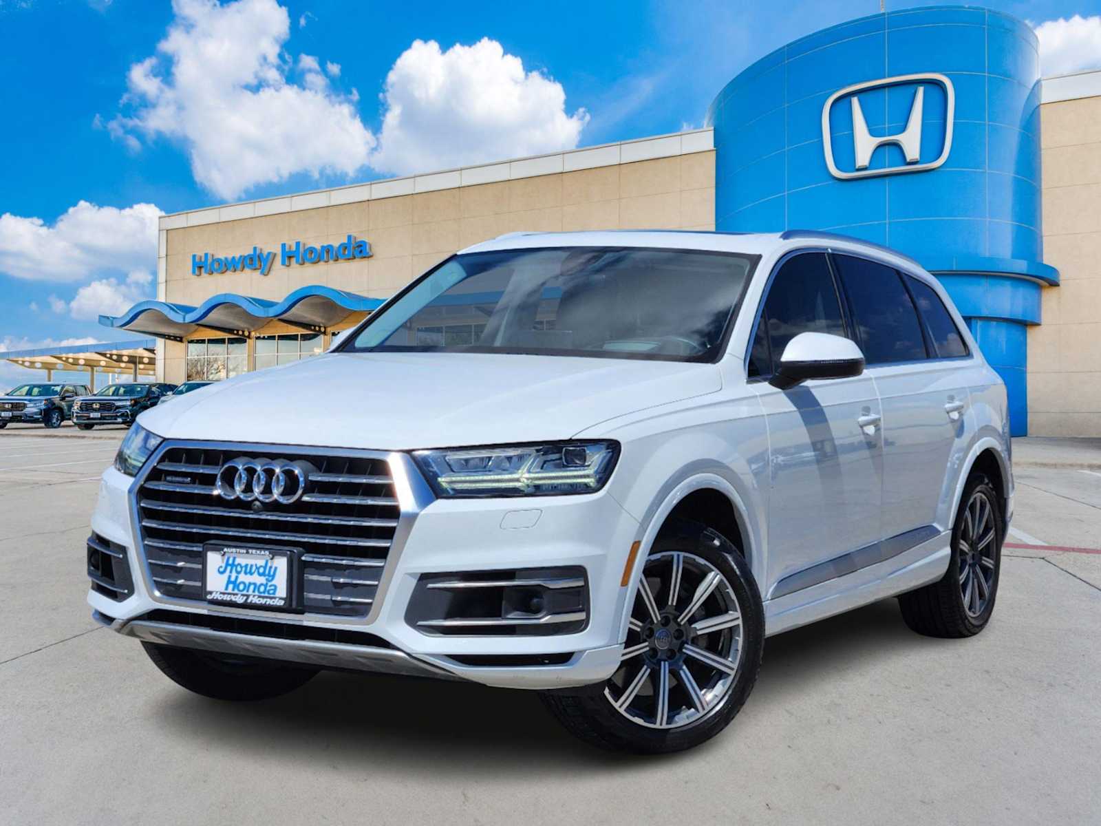 2017 Audi Q7 Prestige Hero Image