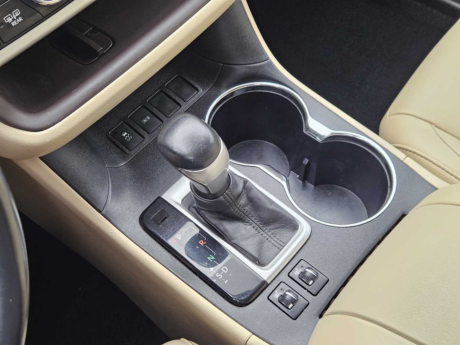 Thumbnail: 2015 Toyota Highlander - 20