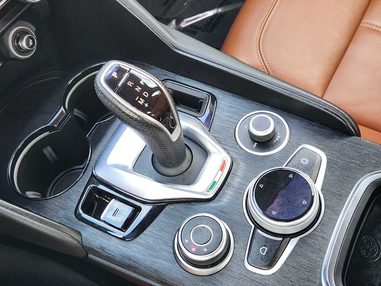 Thumbnail: 2020 Alfa Romeo Giulia - 19