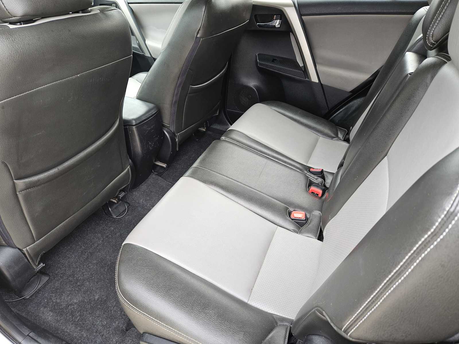 Thumbnail: 2014 Toyota RAV4 - 30