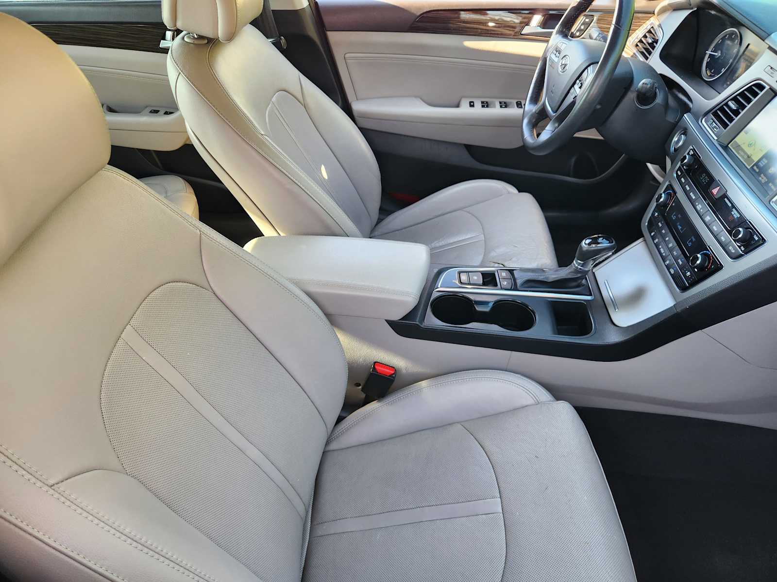 Thumbnail: 2015 Hyundai Sonata - 14