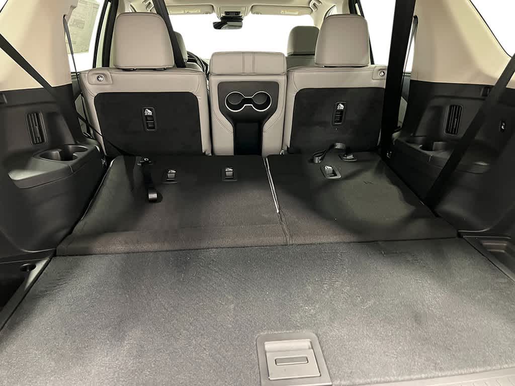 2025 Honda Pilot Touring 32