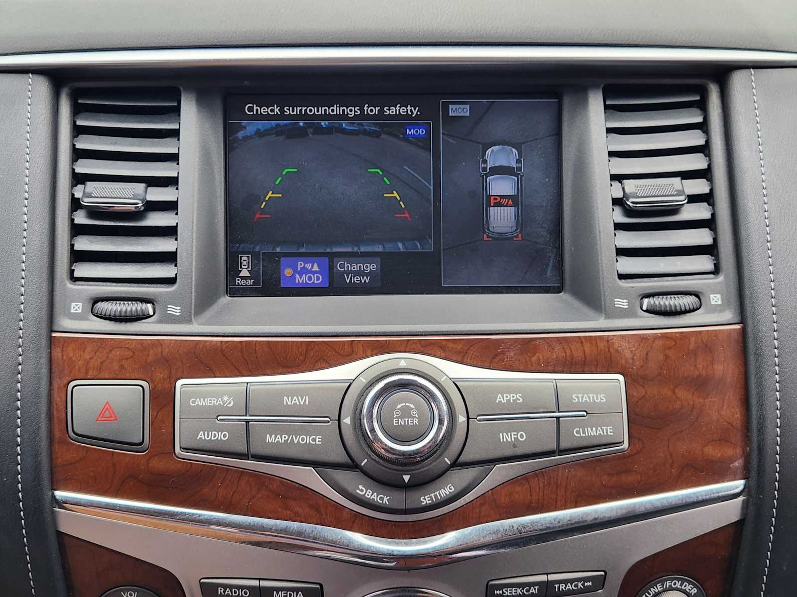 Thumbnail: 2019 INFINITI QX80 - 16
