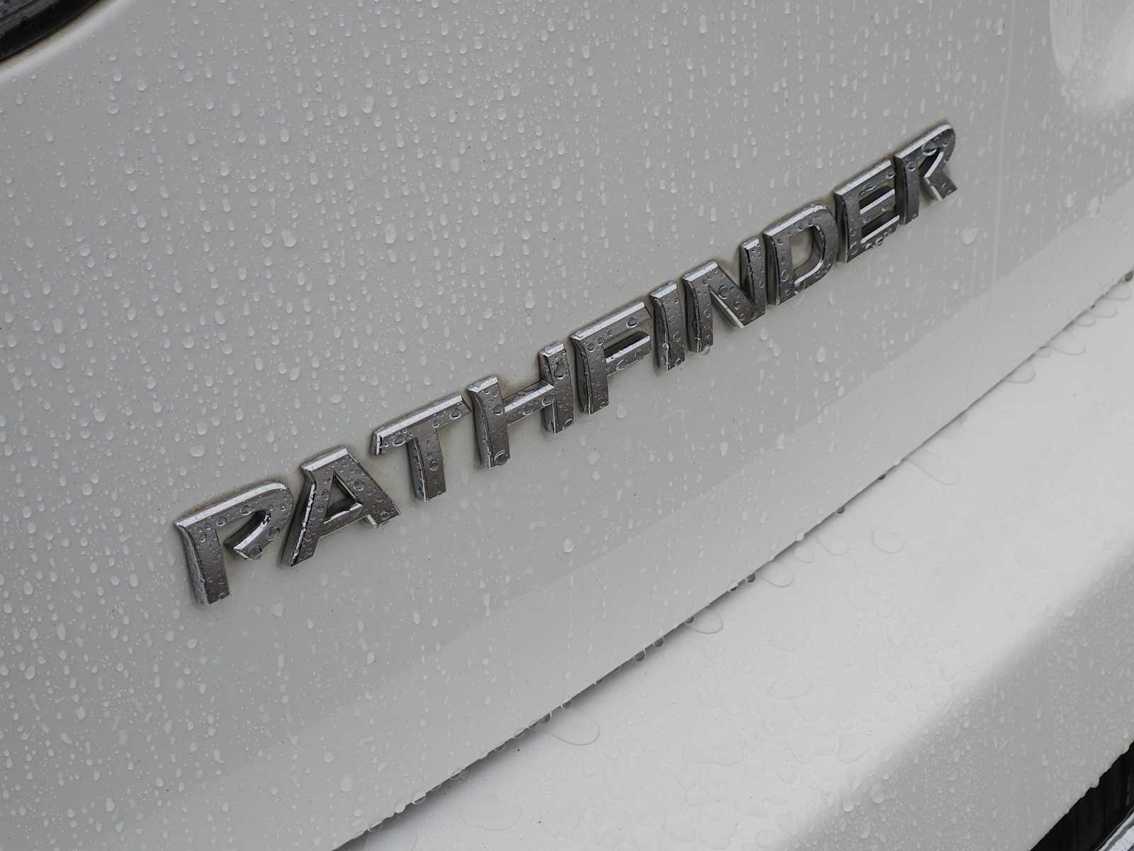 Thumbnail: 2014 Nissan Pathfinder - 11