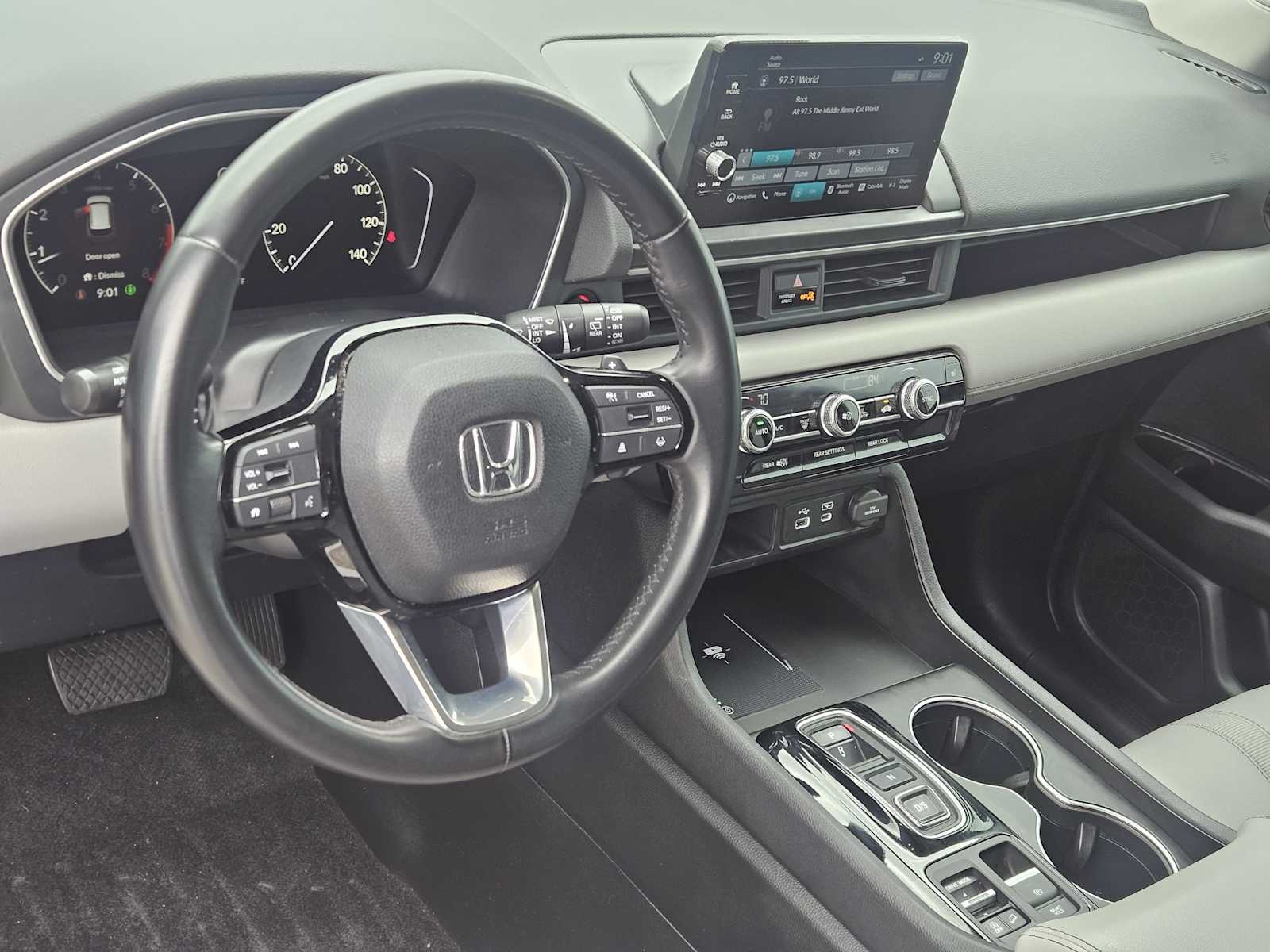 2023 Honda Pilot Touring 2