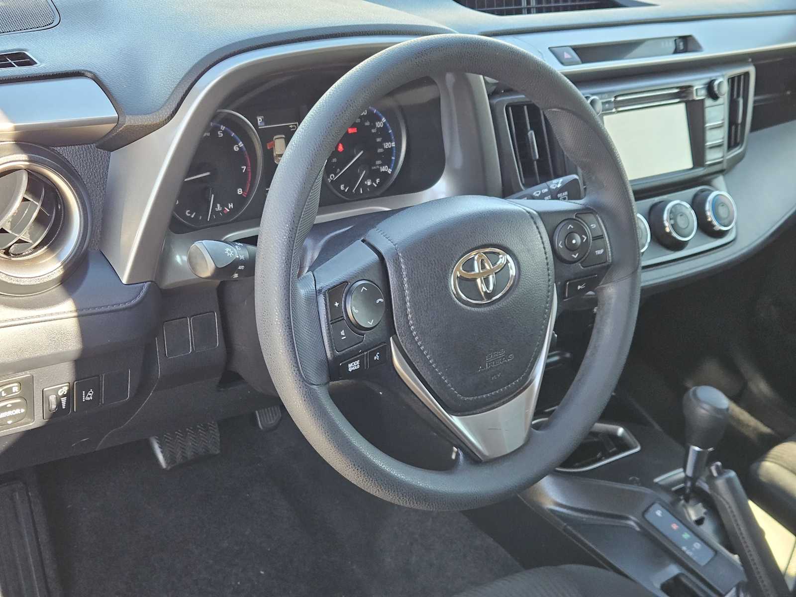 Thumbnail: 2018 Toyota RAV4 - 2