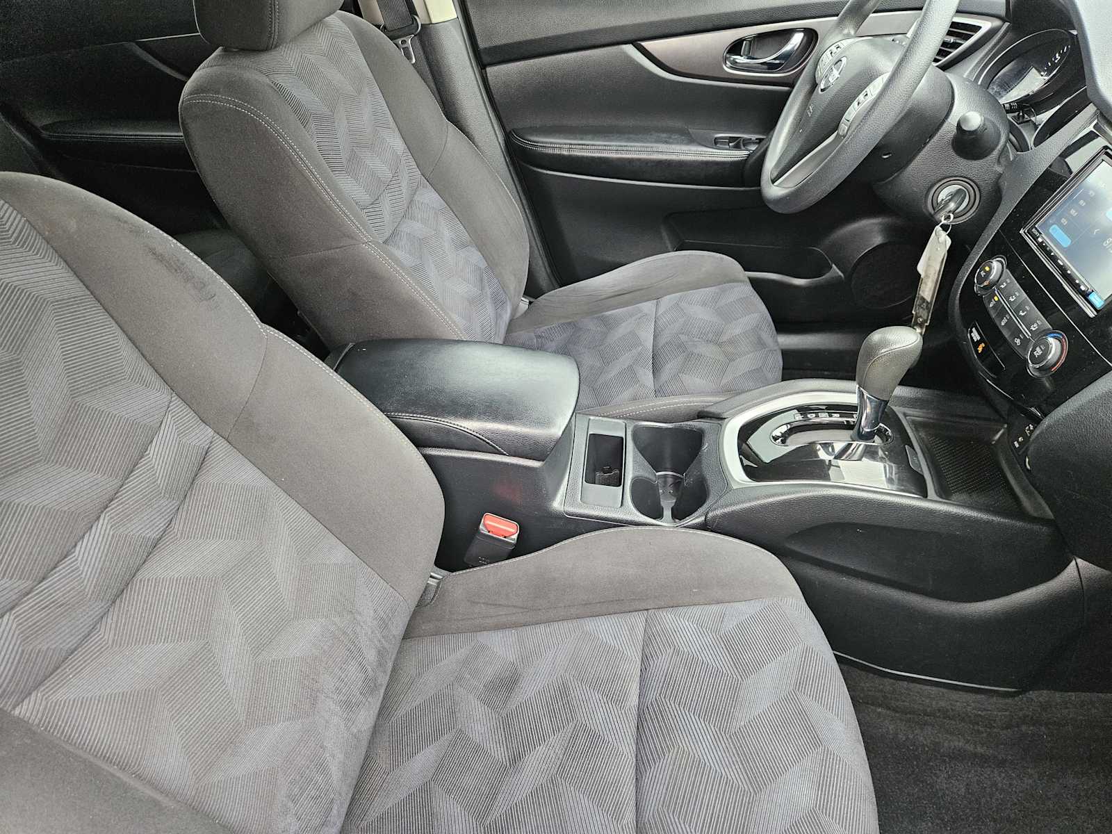 Thumbnail: 2015 Nissan Rogue - 14