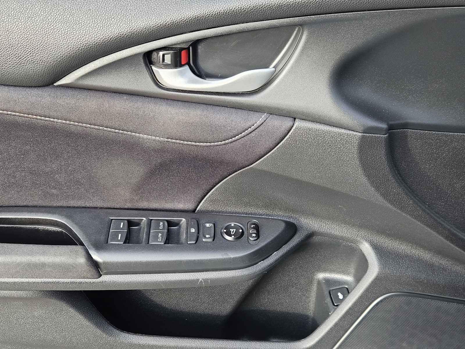 Thumbnail: 2021 Honda Insight - 22