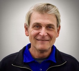 Staff member Nik Popov from 8f7450e92374