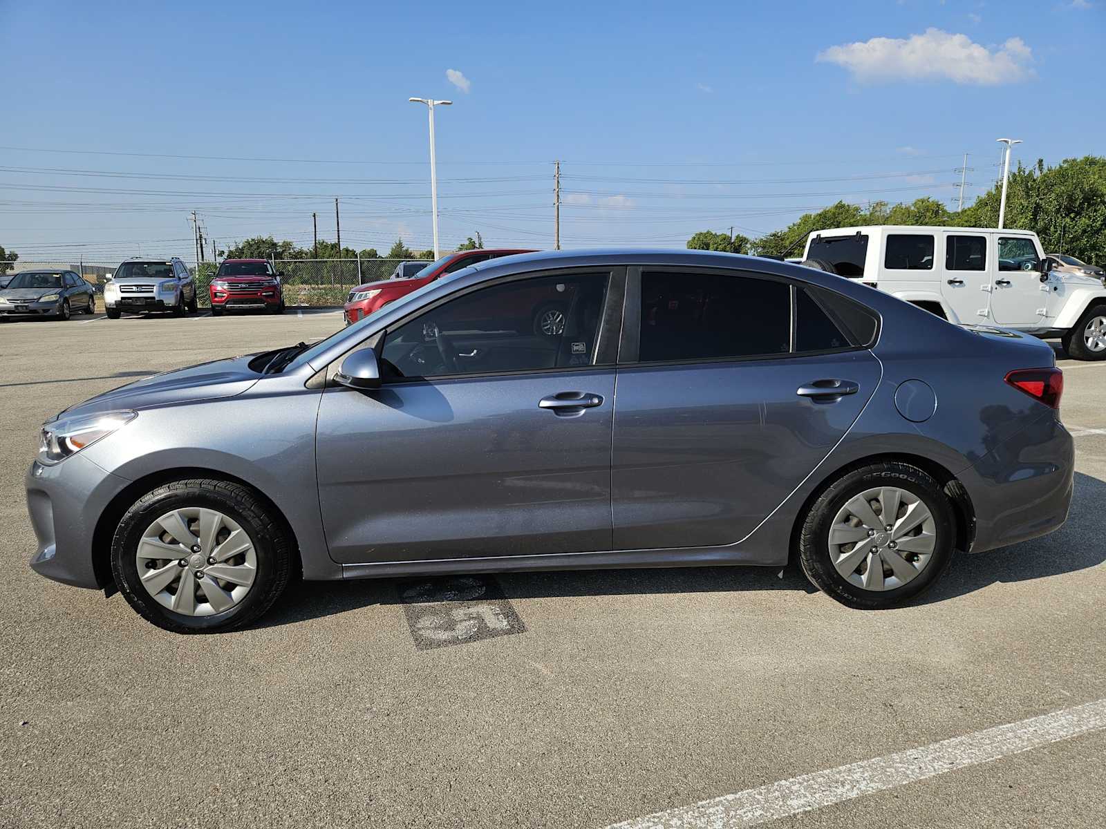 Thumbnail: 2020 Kia Rio - 3