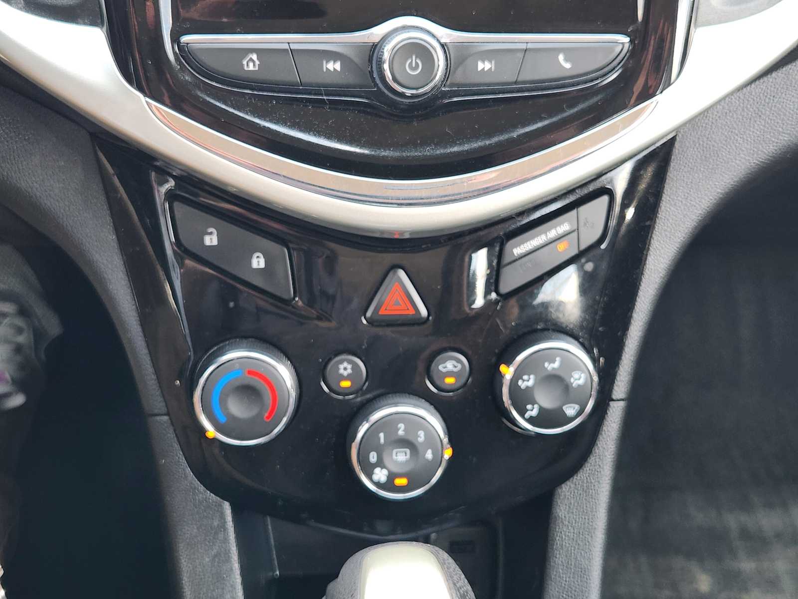 Thumbnail: 2018 Chevrolet Sonic - 18