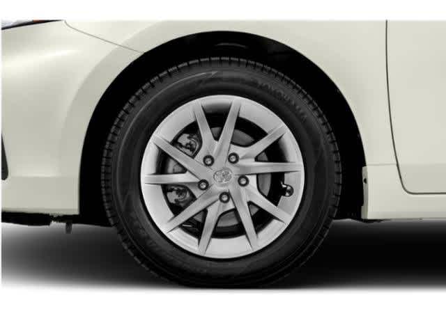 Thumbnail: 2015 Toyota Prius v - 12