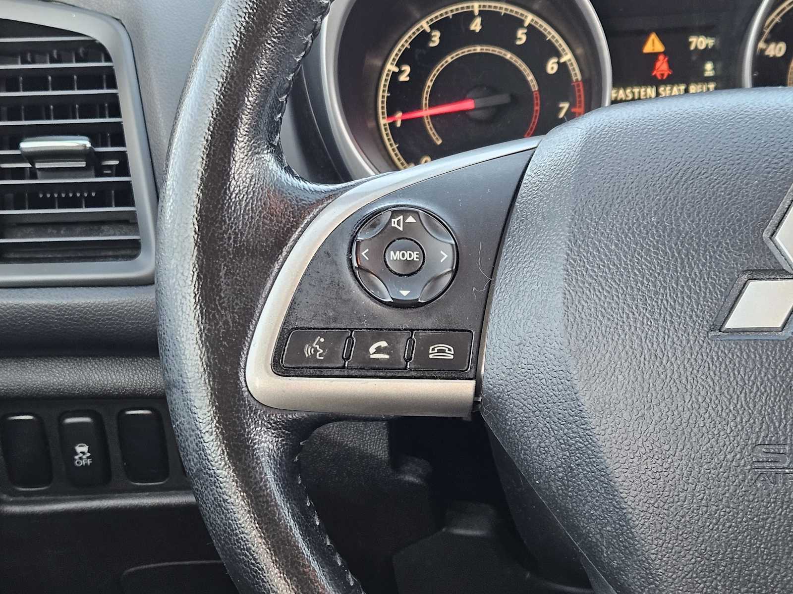 Thumbnail: 2014 Mitsubishi Outlander Sport - 25